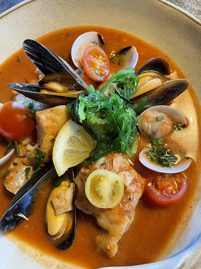 Vissoep verse vis op het bord Waddengenot