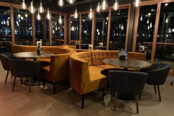 Waddengenot aan zee binnen verlichting